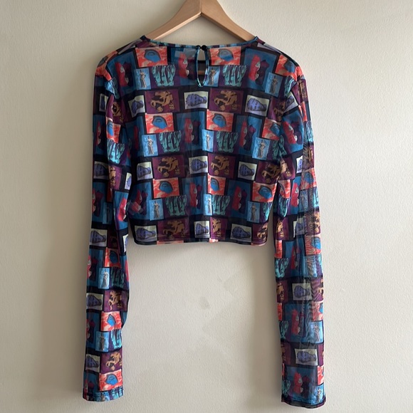 F21 Sheer Cutout Top - Picture 3 of 4